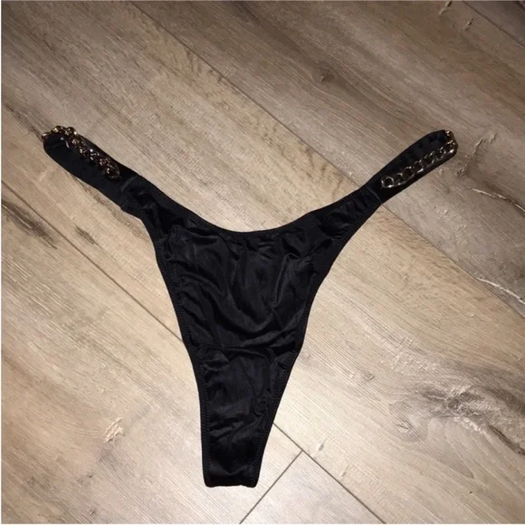 Victoria’s Secret Very Sexy Chain Strap Thong Panty - Picture 2 of 7